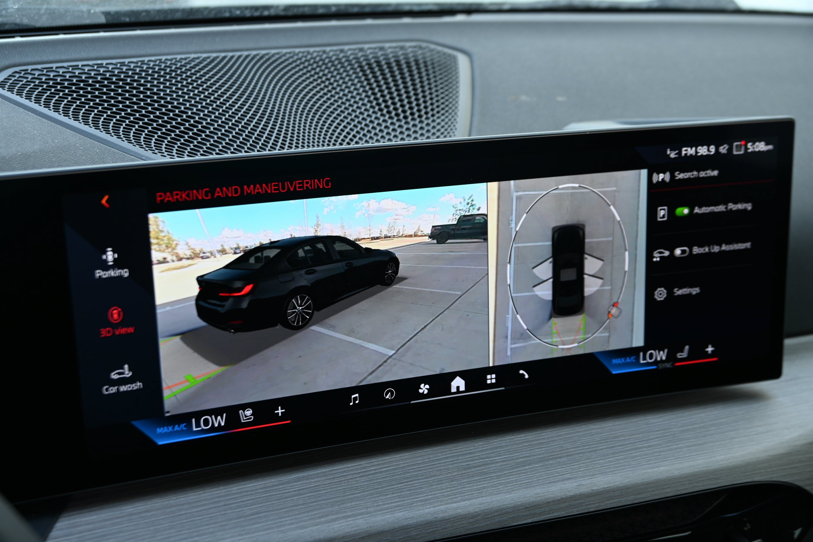 Certified 2025 BMW 330i Sedan RWD image 32