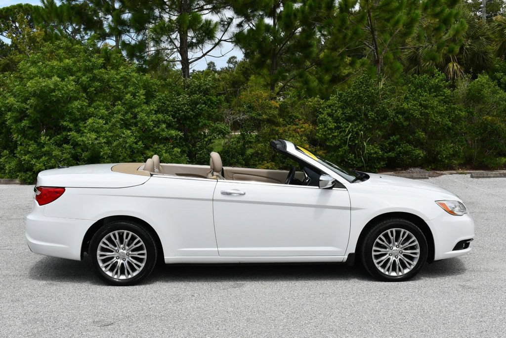 Used 2012 Chrysler 200 Limited FWD image 7