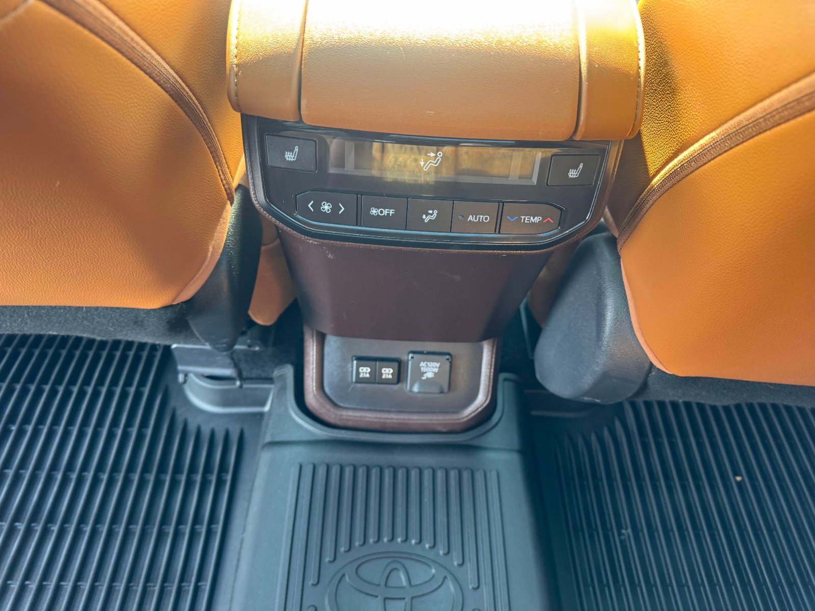 Used 2021 Toyota Highlander Platinum image 22