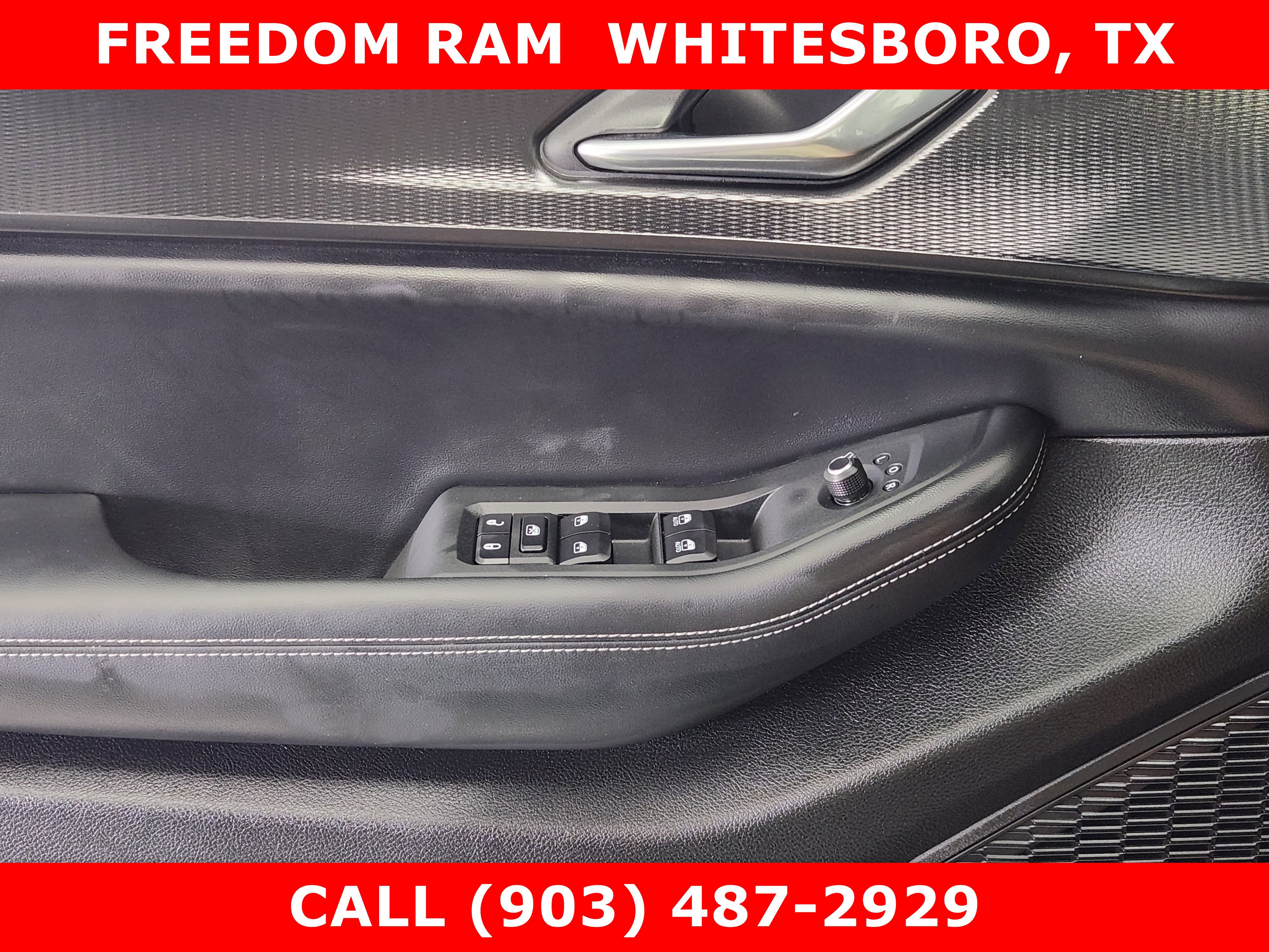 Used 2025 Jeep Grand Cherokee Altitude AWD/4WD image 18