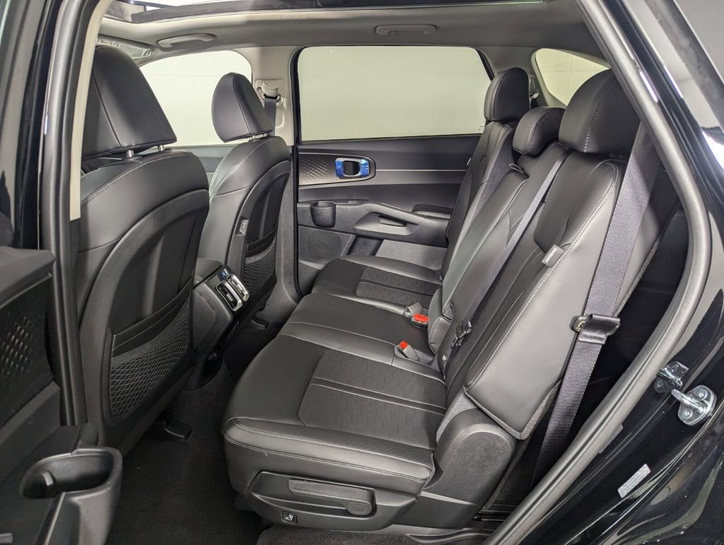 New 2025 Kia Sorento S w/ Panoramic Sunroof Package image 24