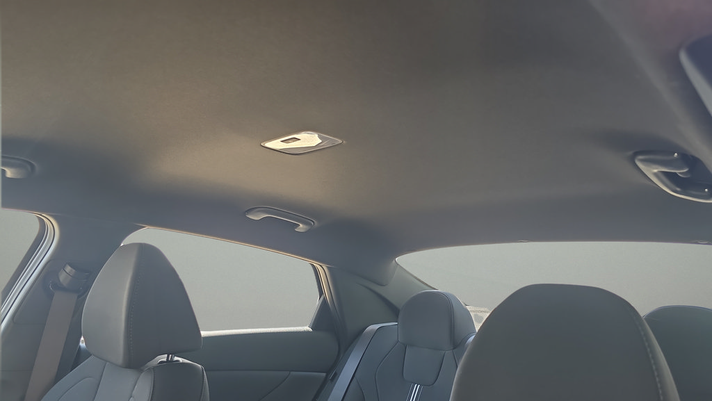 New 2026 Hyundai Elantra Sport FWD image 14