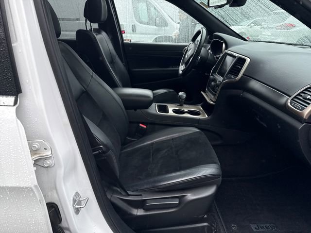 Used 2015 Jeep Grand Cherokee Altitude AWD/4WD image 9