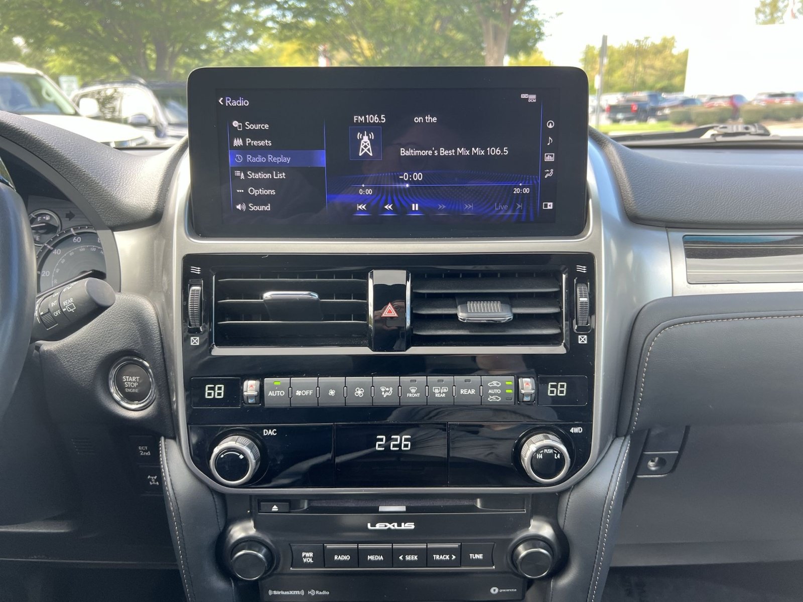 Used 2023 Lexus GX 460 Premium w/ Premium Package AWD/4WD image 18