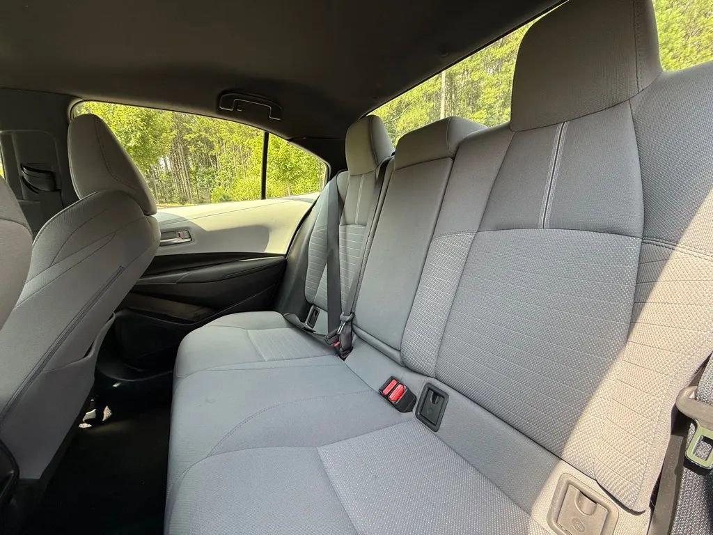 Used 2020 Toyota Corolla SE FWD image 25