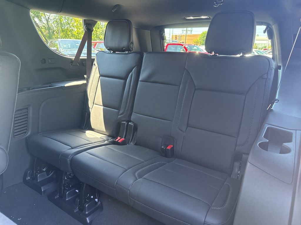 New 2025 GMC Yukon XL Denali w/ Sun & Power Step Package image 12