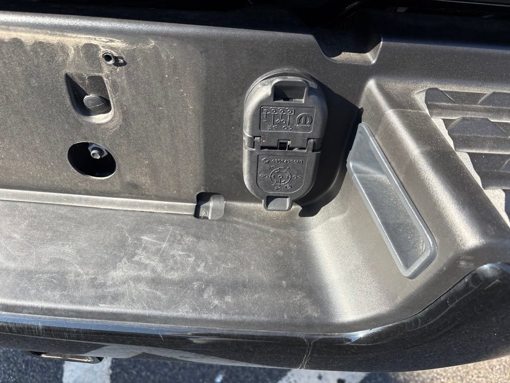Used 2026 RAM 2500 Laramie AWD/4WD image 8