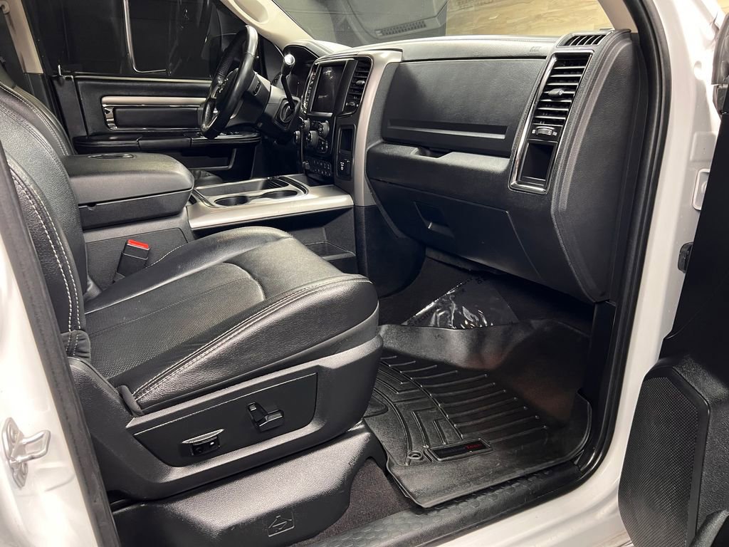 Used 2018 RAM 3500 Laramie w/ Sport Appearance Group AWD/4WD image 8