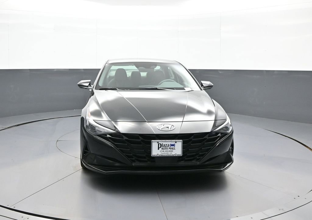 Used 2023 Hyundai Elantra SEL w/ Convenience Package FWD image 2