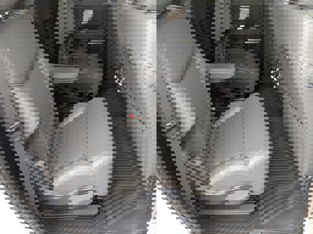 New 2026 Ford Expedition Active image 21