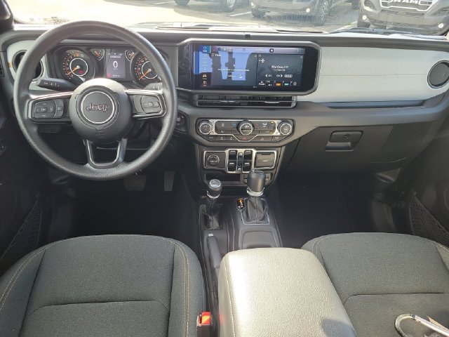 Certified 2025 Jeep Gladiator Sport AWD/4WD image 25