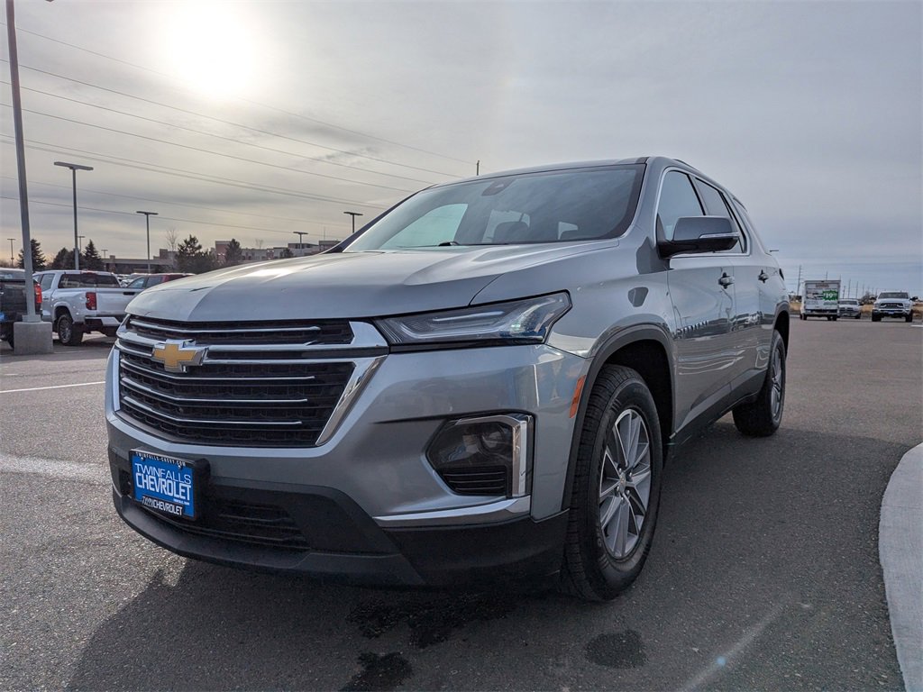Used 2023 Chevrolet Traverse LT w/ Rear Camera Mirror Package image 7