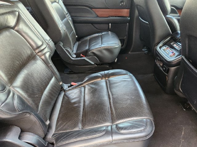 Used 2019 Lincoln Navigator L Select RWD image 29