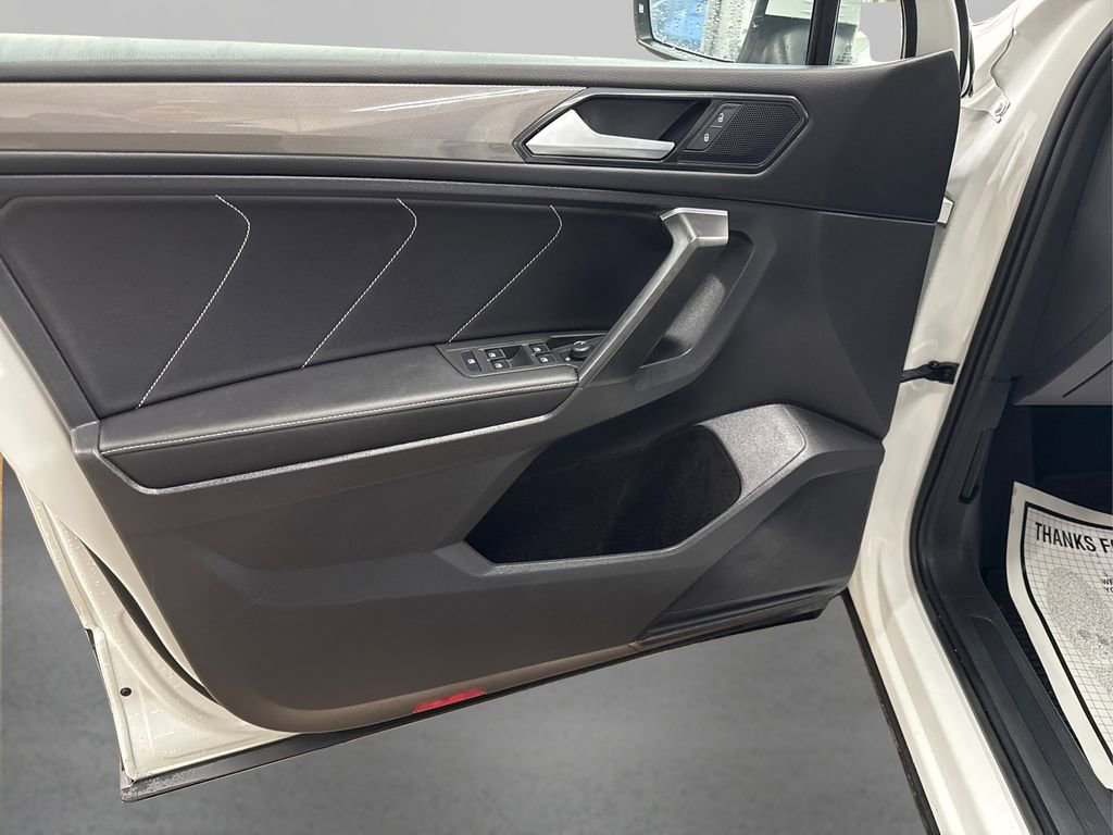 Used 2022 Volkswagen Tiguan SE image 24