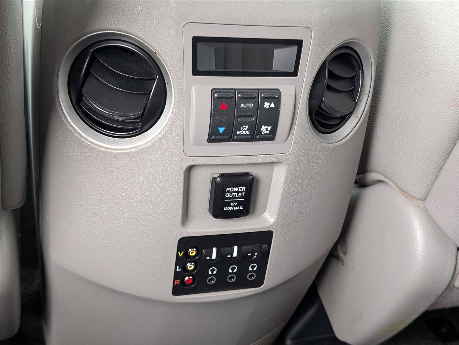 Used 2013 Honda Pilot Touring image 19