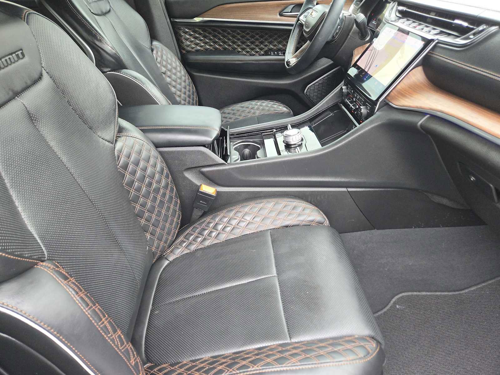 Used 2023 Jeep Grand Cherokee L Summit w/ Luxury Tech Group V image 14
