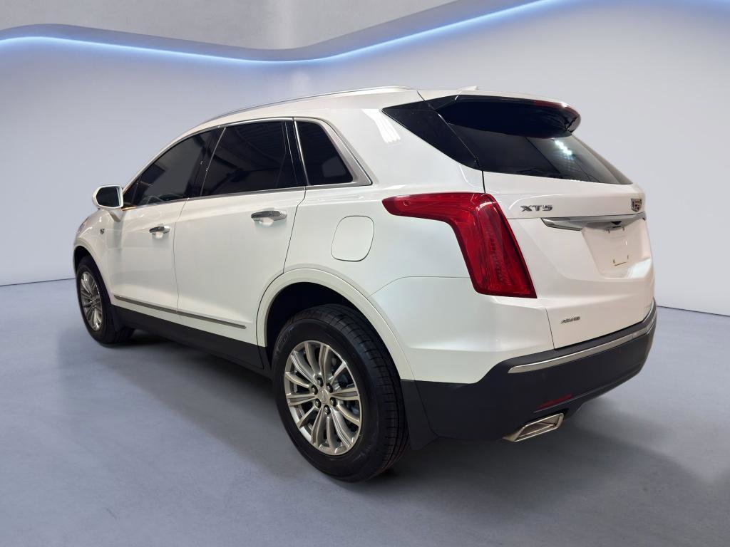 Used 2017 Cadillac XT5 Luxury w/ Driver Awareness Package AWD/4WD image 4