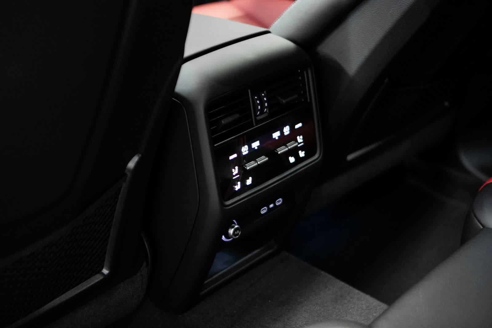 New 2026 Porsche Cayenne GTS AWD/4WD image 32