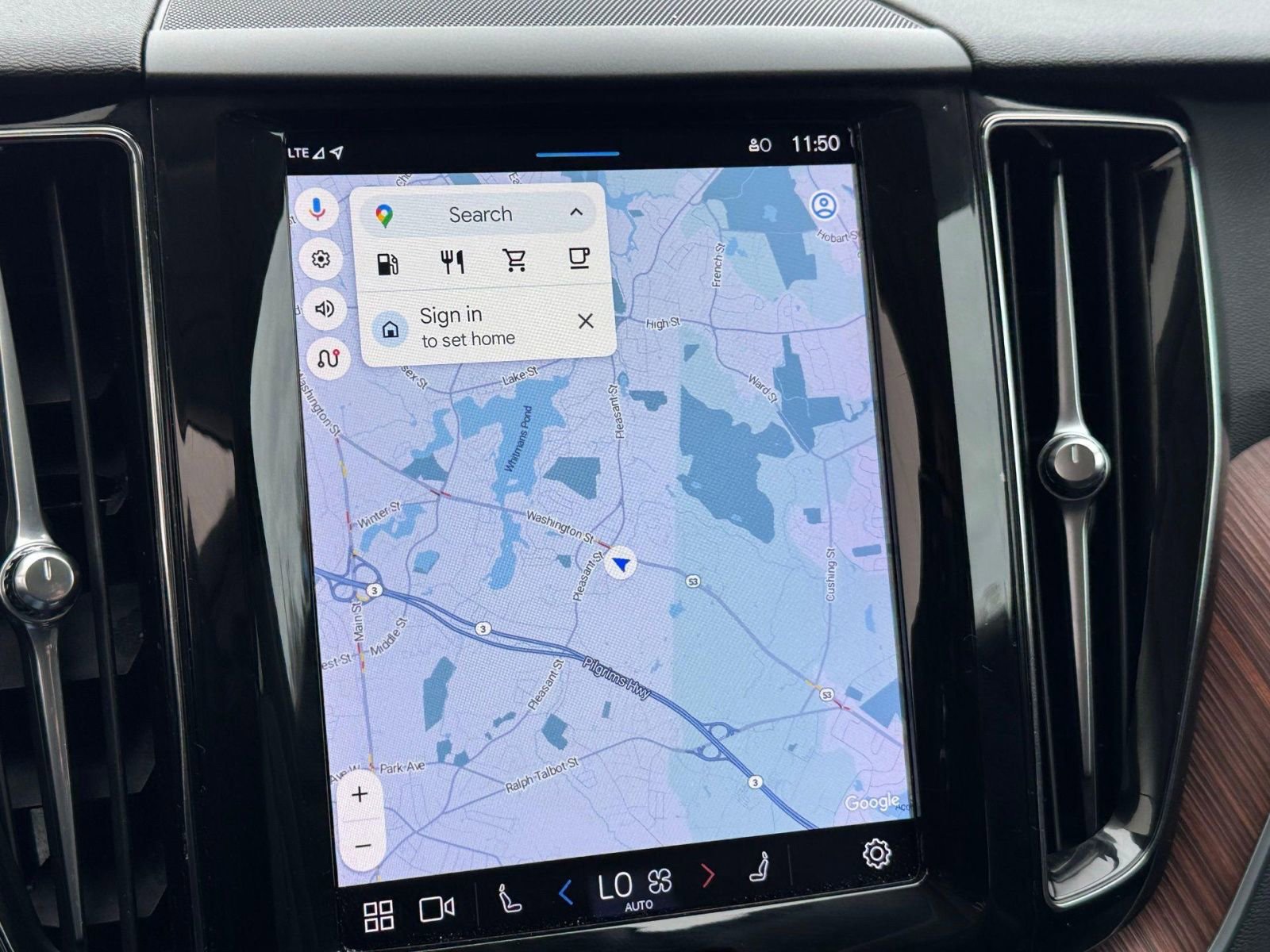 Used 2023 Volvo XC60 B5 Plus w/ Protection Package Premier image 22