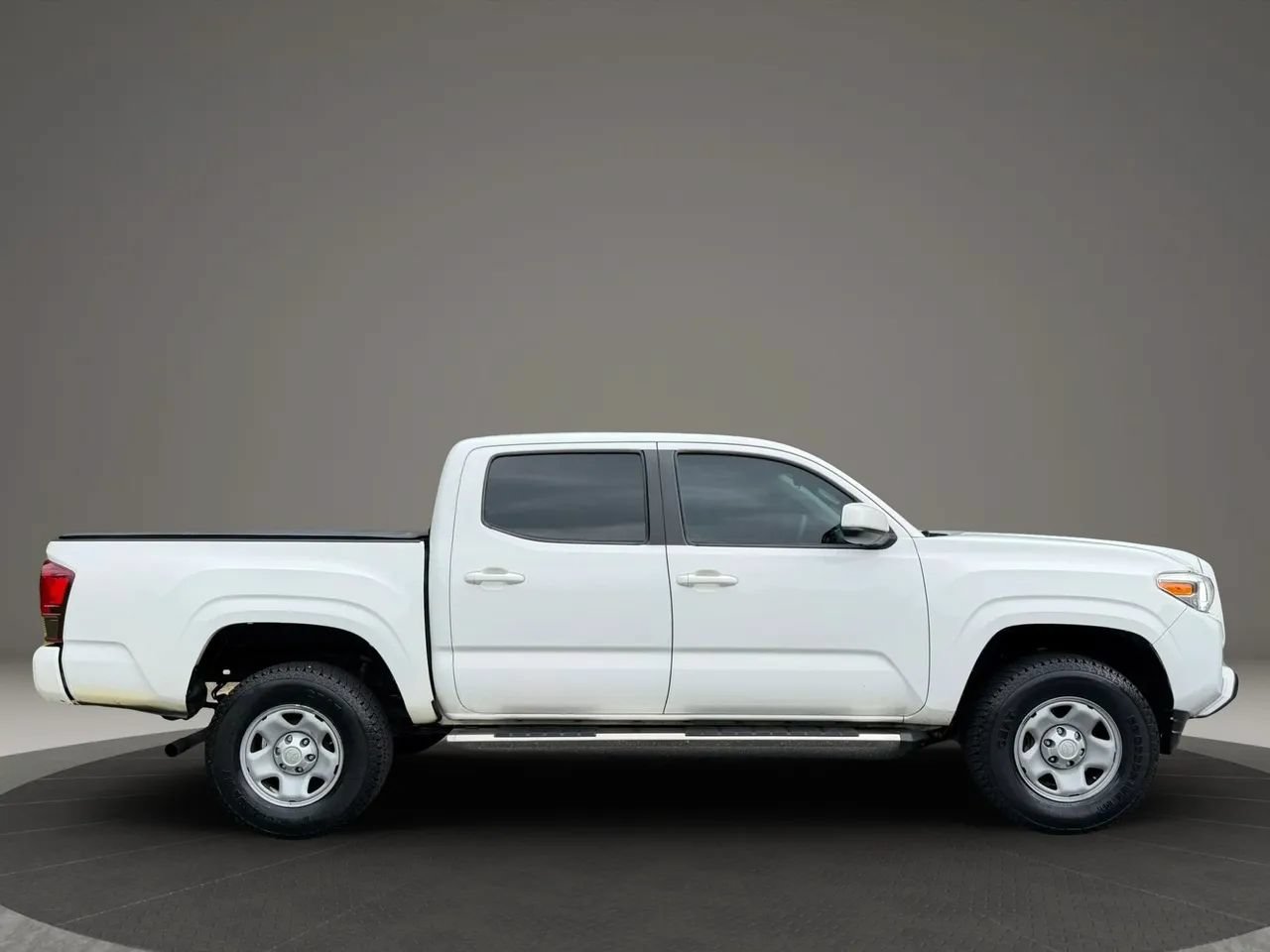 Used 2018 Toyota Tacoma SR w/ SR Convenience Package RWD image 9