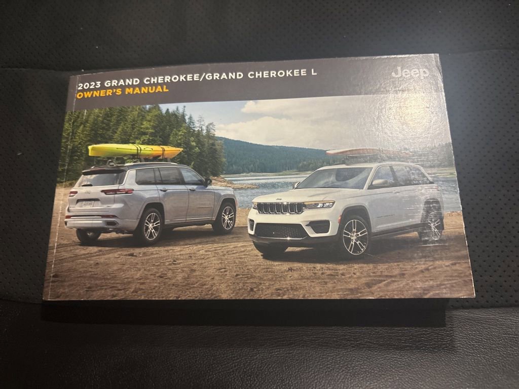 Used 2023 Jeep Grand Cherokee Altitude AWD/4WD image 32
