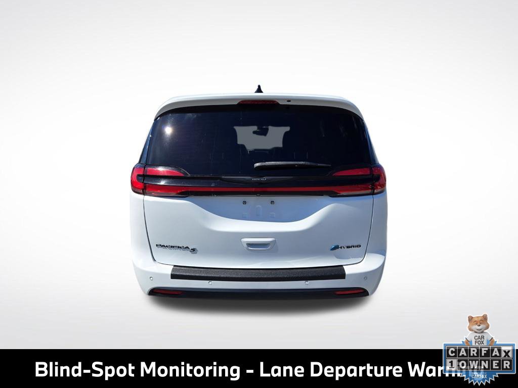 Used 2024 Chrysler Pacifica Limited FWD image 6