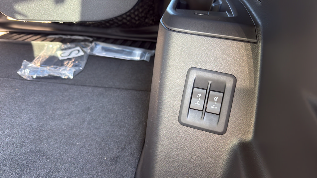Used 2025 Lexus GX 550 w/ Accessory Package (2T) AWD/4WD image 20