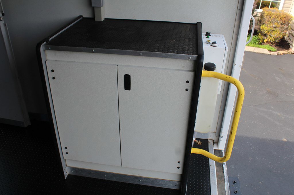 Used 2016 Chevrolet Express 4500 Extended image 38