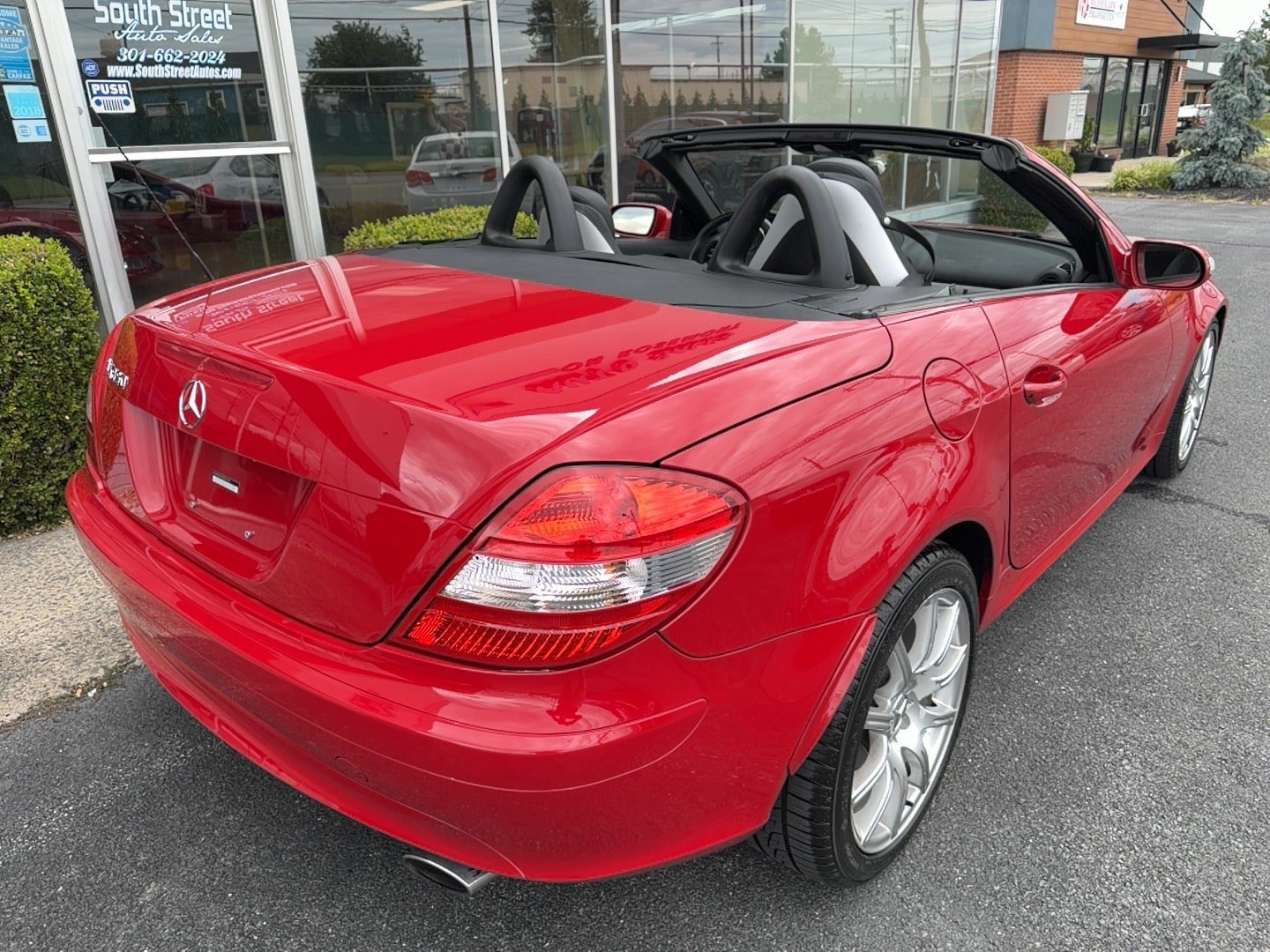 Used 2005 Mercedes-Benz SLK 350 image 3