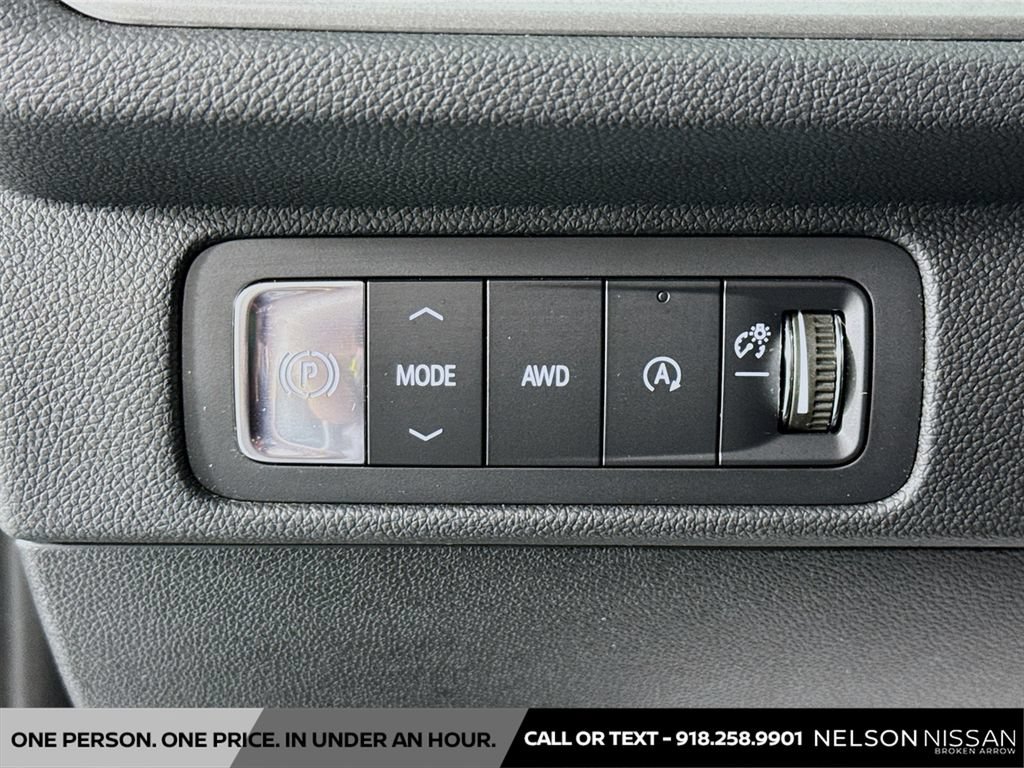 Used 2026 Chevrolet Traverse LT AWD/4WD image 10
