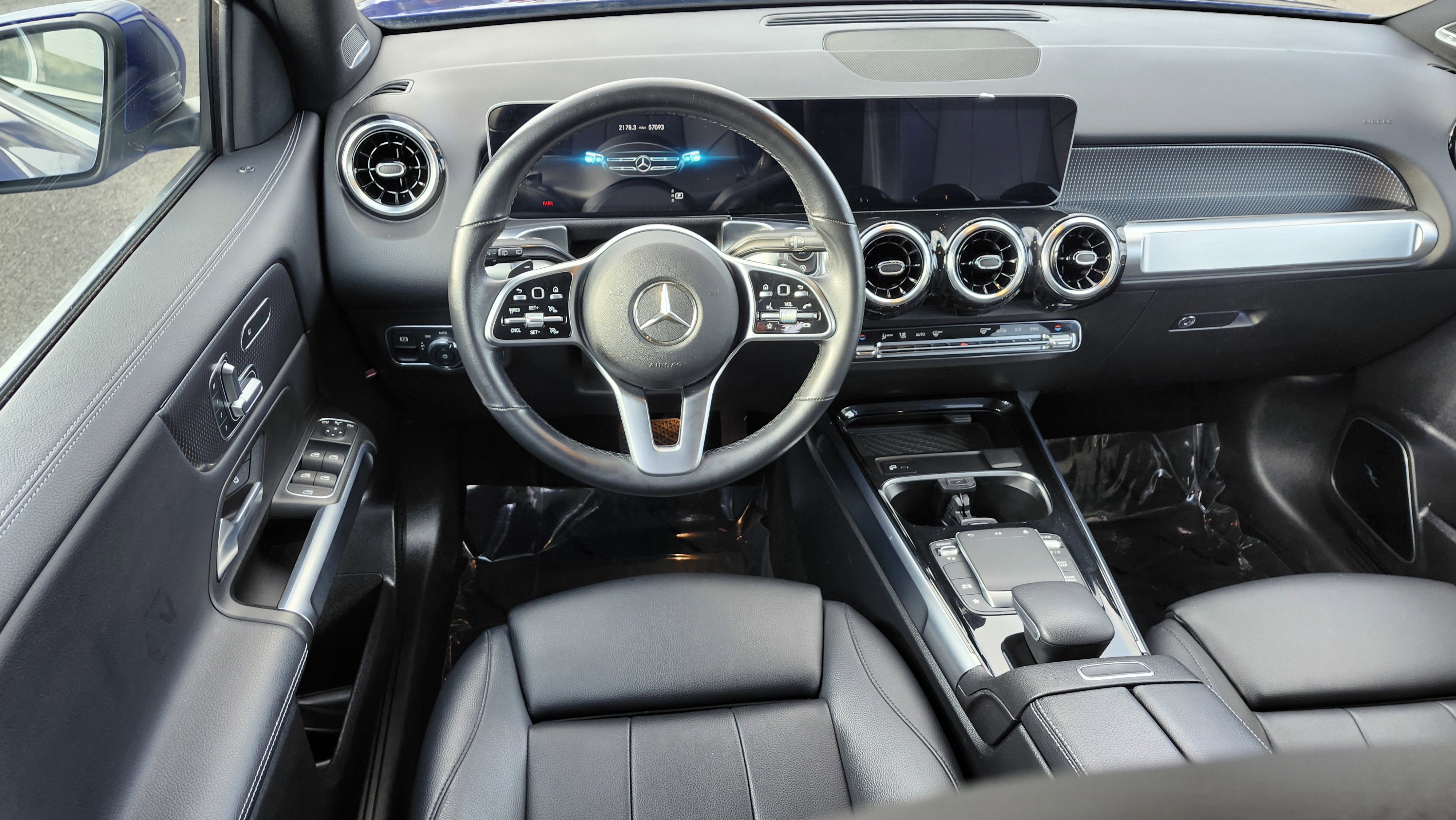 Used 2021 Mercedes-Benz GLB 250 4MATIC image 30