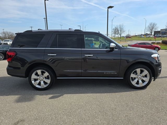 Used 2024 Ford Expedition Platinum AWD/4WD image 6