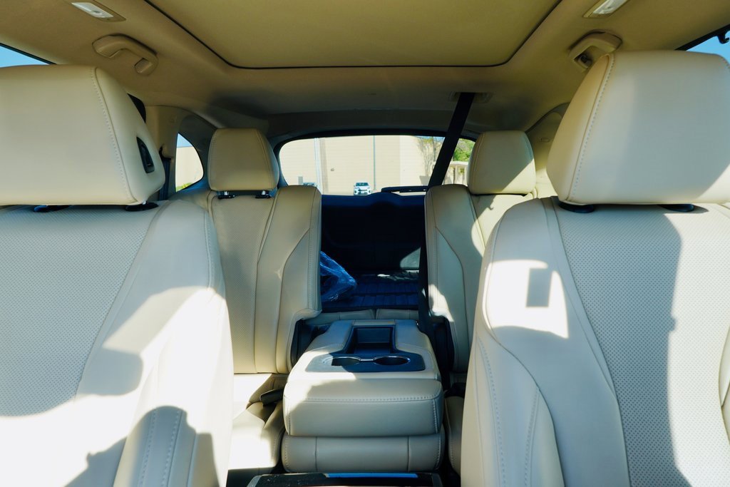 Used 2023 Acura MDX FWD w/ Technology Package image 7