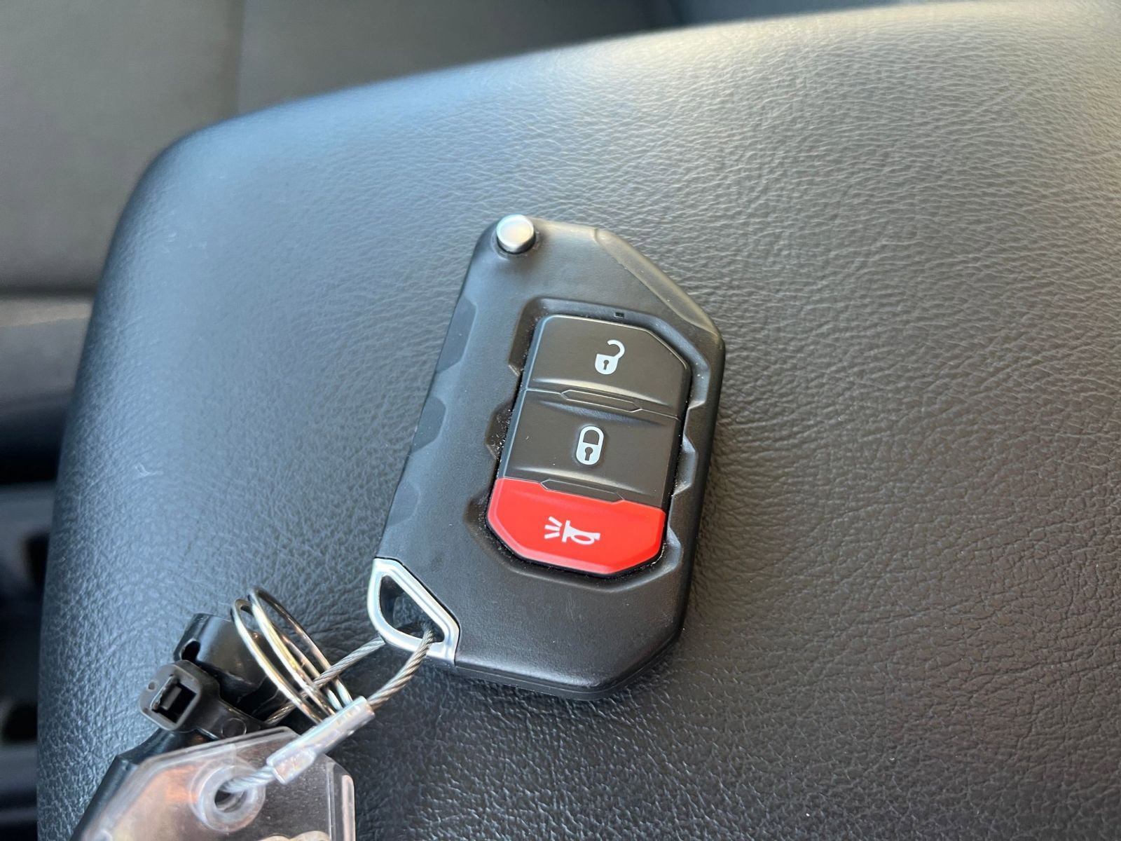 Used 2025 Jeep Wrangler Sport S image 21