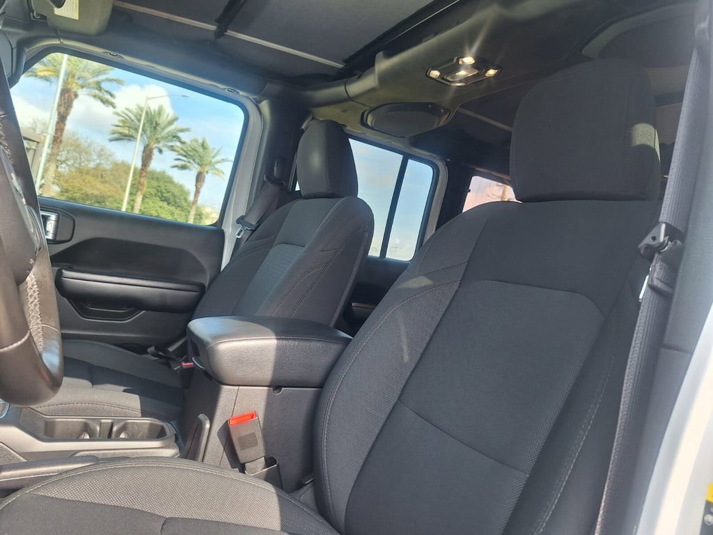 Used 2021 Jeep Wrangler Unlimited Sport image 11