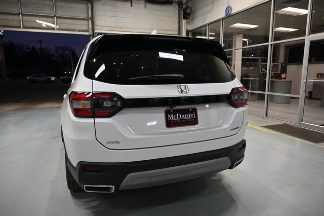 Used 2024 Honda Pilot Touring image 6