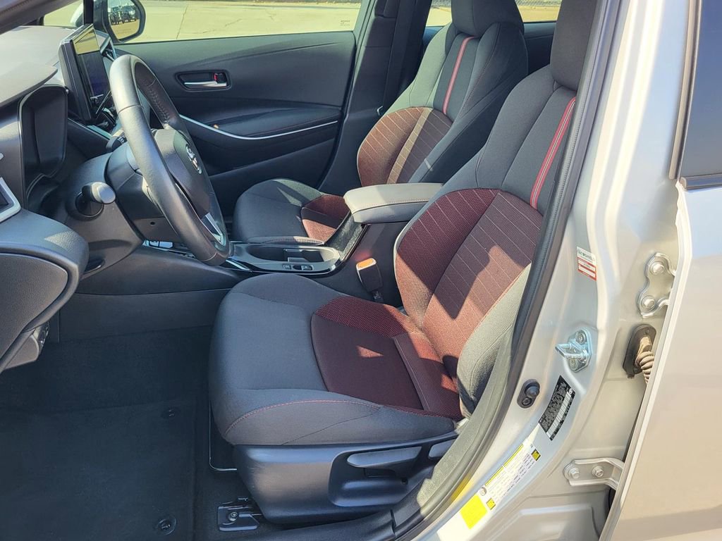 Used 2025 Toyota Corolla SE FWD image 16