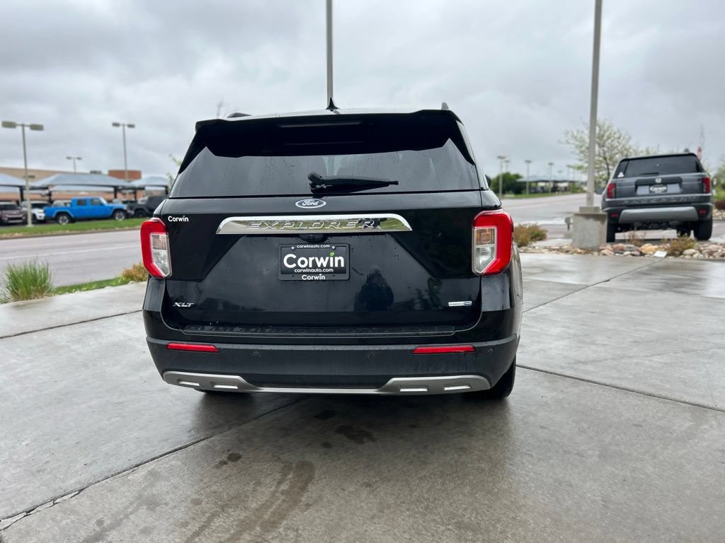Used 2020 Ford Explorer XLT w/ Equipment Group 202A AWD/4WD image 8
