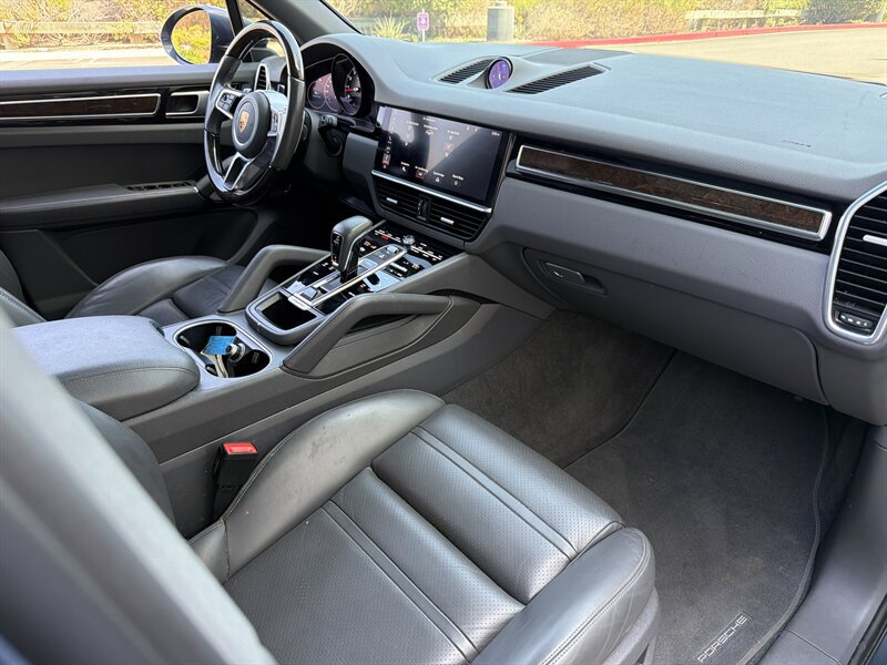 Used 2019 Porsche Cayenne AWD/4WD image 14