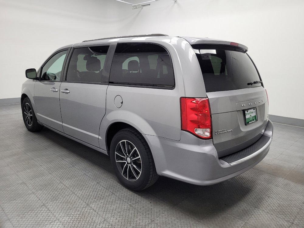 Used 2019 Dodge Grand Caravan GT image 3