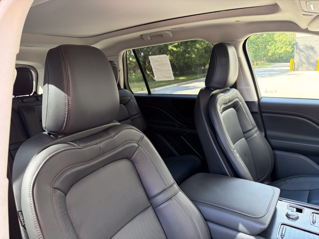 New 2026 Lincoln Aviator Reserve w/ Jet Appearance Package AWD/4WD image 35