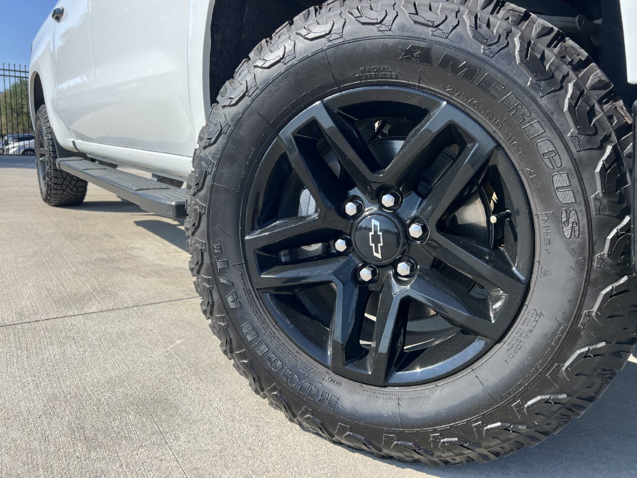 Used 2024 Chevrolet Silverado 1500 LT Trail Boss w/ Protection Package AWD/4WD image 8