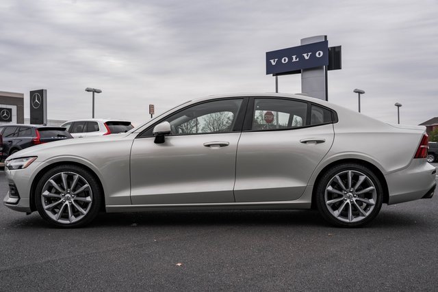 Used 2021 Volvo S60 T5 Momentum w/ Protection Package Premier image 5