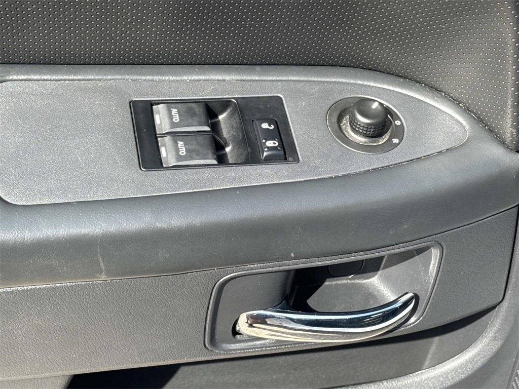 Used 2013 Dodge Challenger R/T image 22