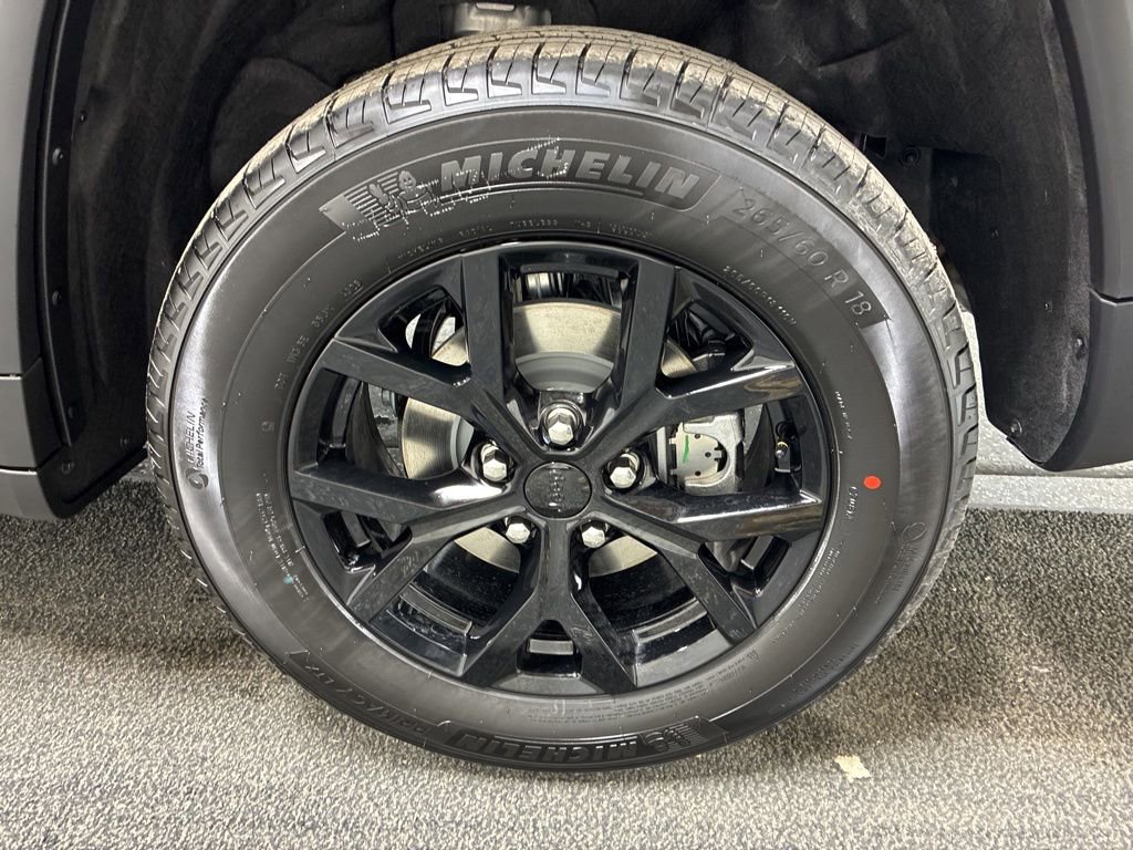New 2026 Jeep Grand Cherokee Altitude AWD/4WD image 9