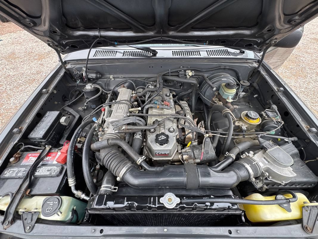 Used 1989 Toyota Pickup Deluxe AWD/4WD image 9