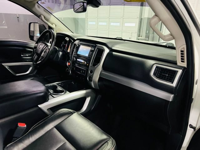 Used 2018 Nissan Titan PRO-4X w/ Pro-4x Convenience Package AWD/4WD image 35