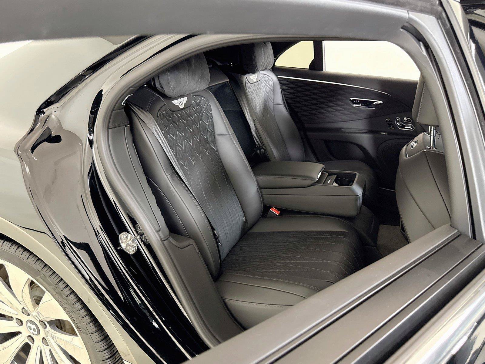 Used 2022 Bentley Flying Spur V8 AWD/4WD image 28
