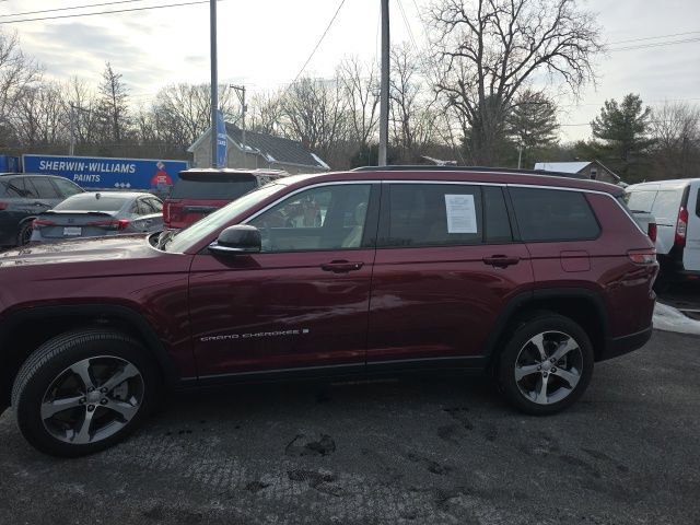 Used 2025 Jeep Grand Cherokee L Limited w/ Luxury Tech Group II image 23