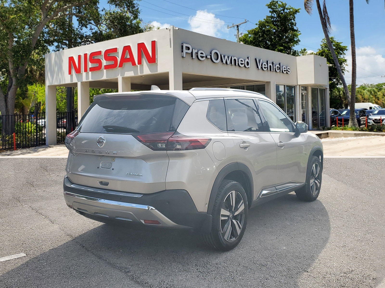 Certified 2021 Nissan Rogue Platinum image 4